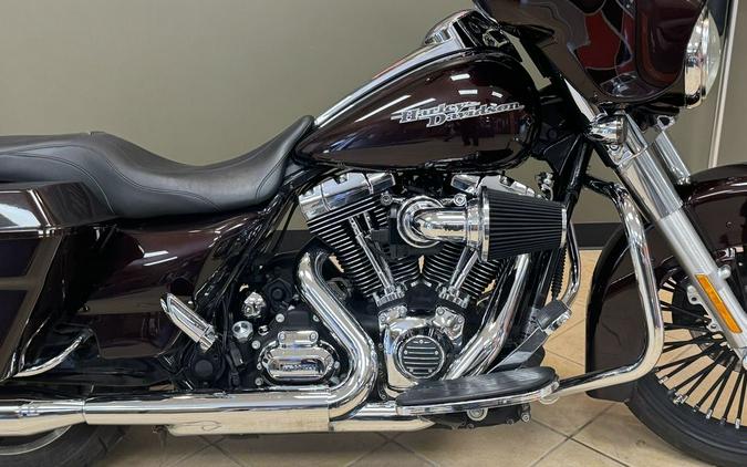 2011 Harley-Davidson Street GlideT Base