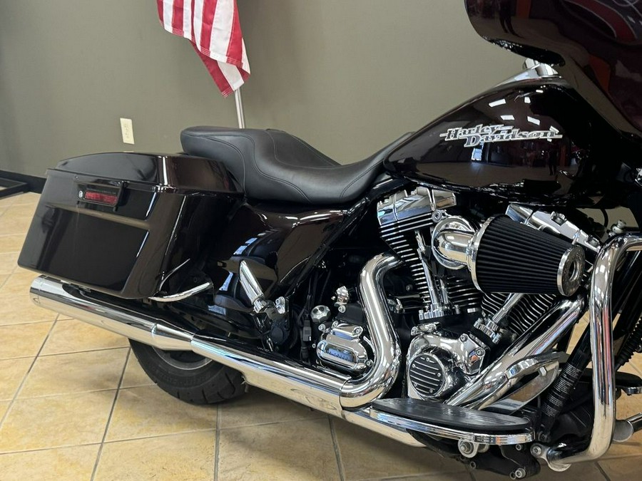 2011 Harley-Davidson Street GlideT Base