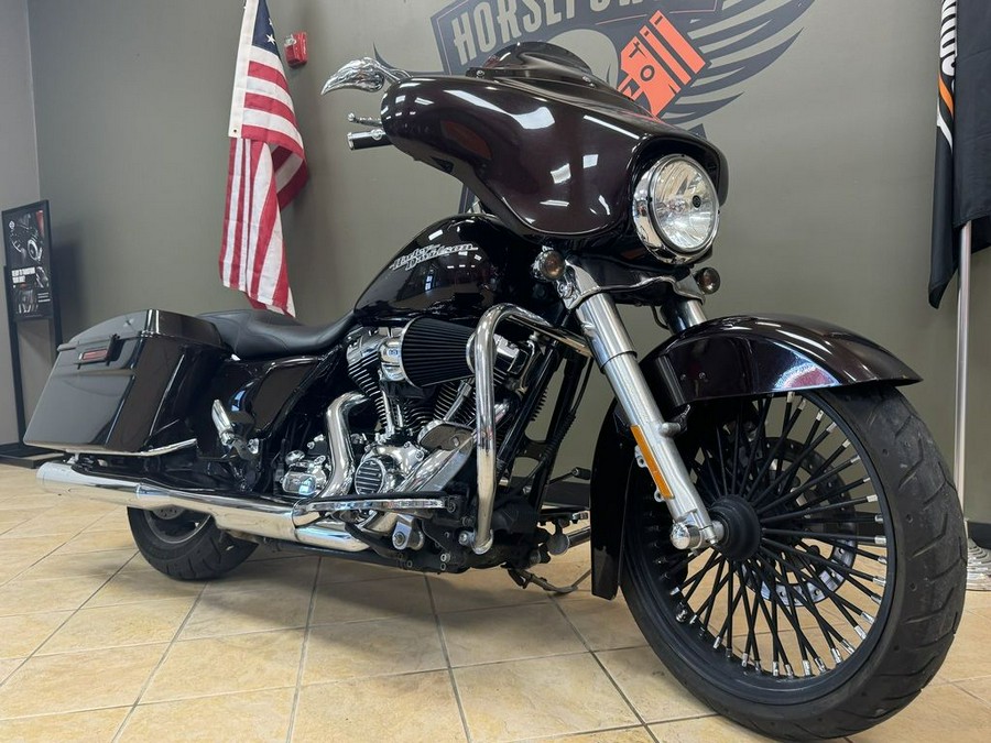 2011 Harley-Davidson Street GlideT Base