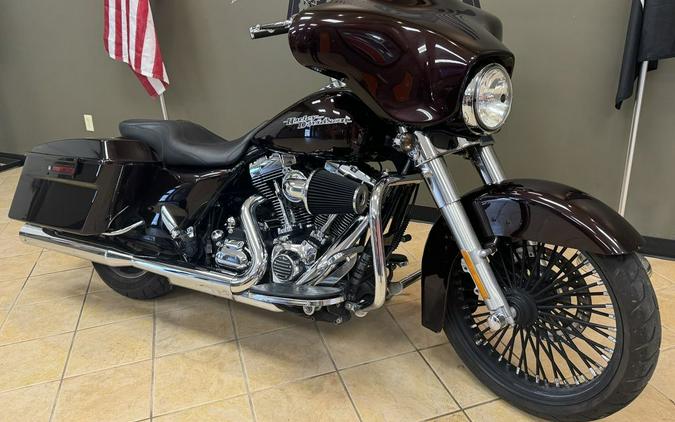 2011 Harley-Davidson Street GlideT Base