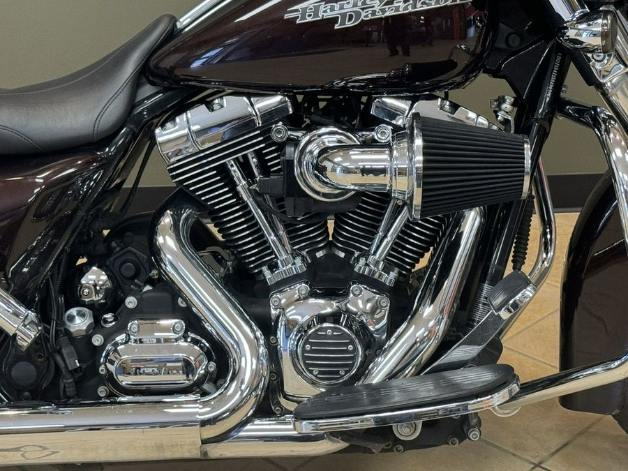 2011 Harley-Davidson Street GlideT Base