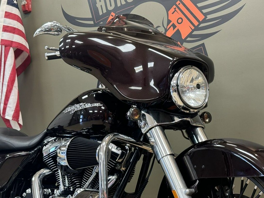 2011 Harley-Davidson Street GlideT Base