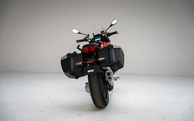 2024 Moto Guzzi V100 Mandello