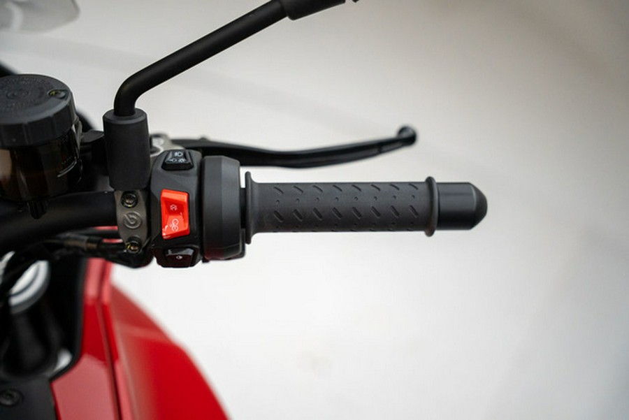 2024 Moto Guzzi V100 Mandello