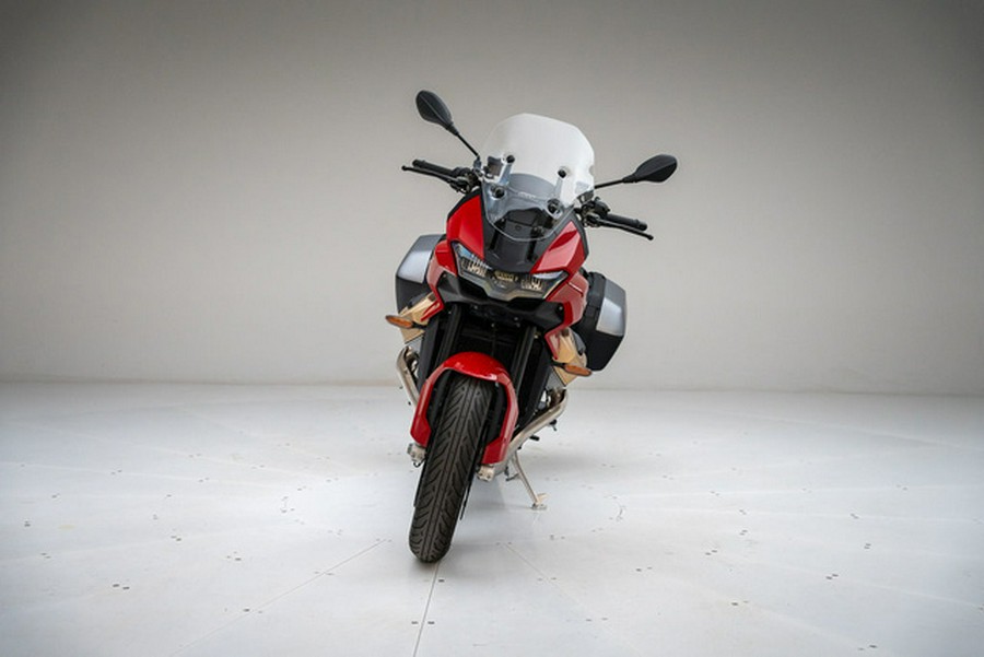 2024 Moto Guzzi V100 Mandello