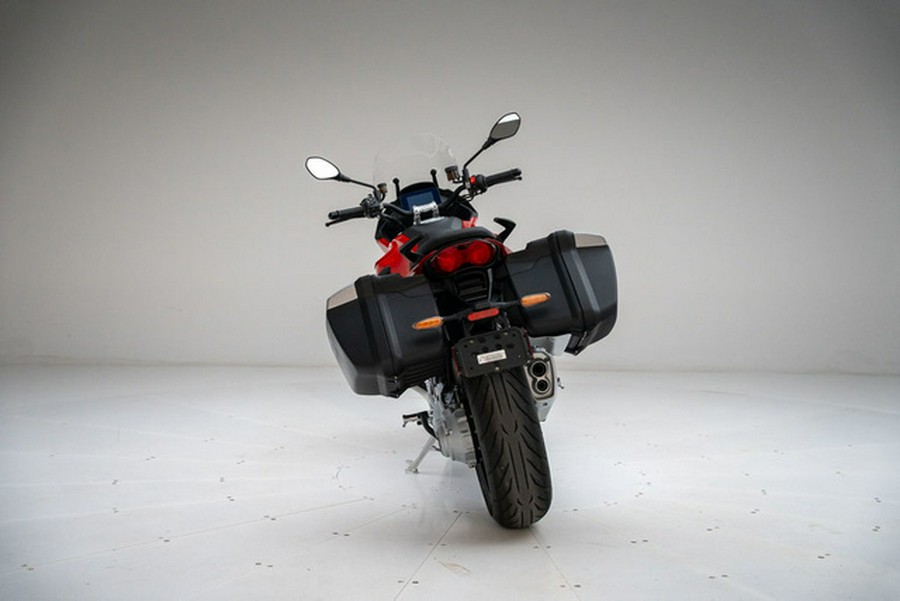 2024 Moto Guzzi V100 Mandello