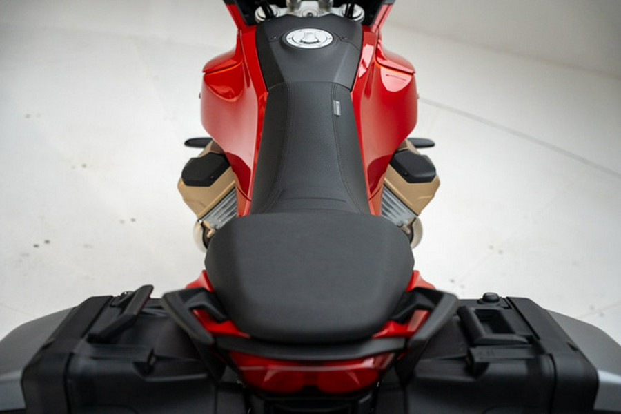 2024 Moto Guzzi V100 Mandello