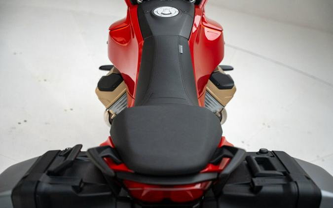 2024 Moto Guzzi V100 Mandello