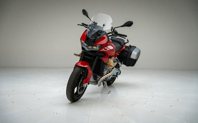 2024 Moto Guzzi V100 Mandello