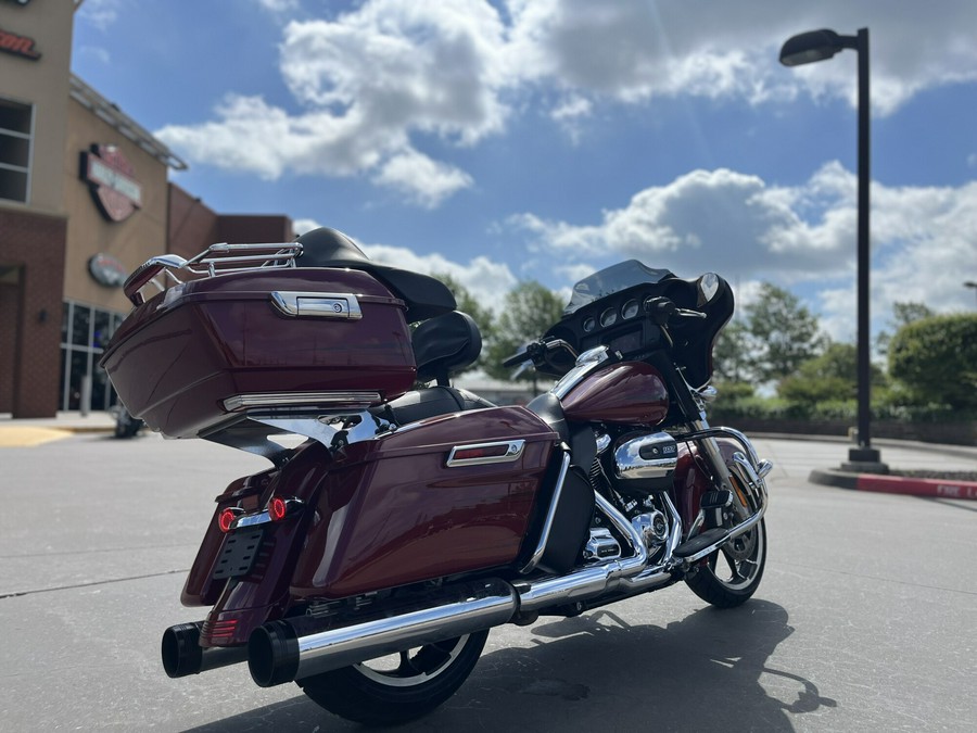 2020 Harley-Davidson® FLHX Street Glide® Stiletto Red 673201