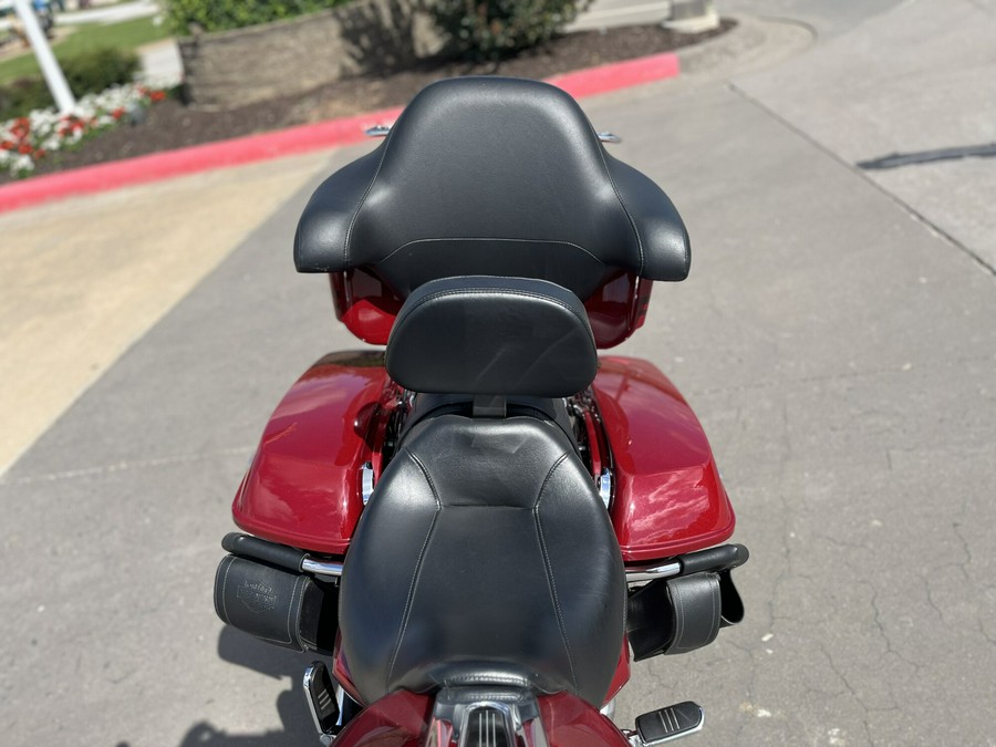 2020 Harley-Davidson® FLHX Street Glide® Stiletto Red 673201
