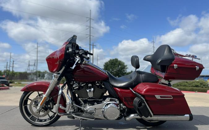 2020 Harley-Davidson® FLHX Street Glide® Stiletto Red 673201