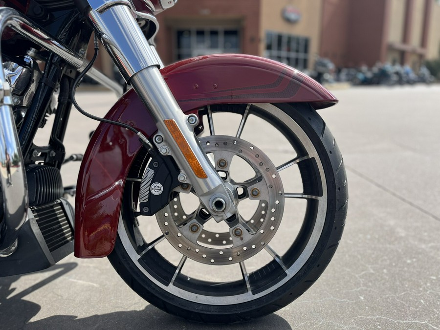 2020 Harley-Davidson® FLHX Street Glide® Stiletto Red 673201