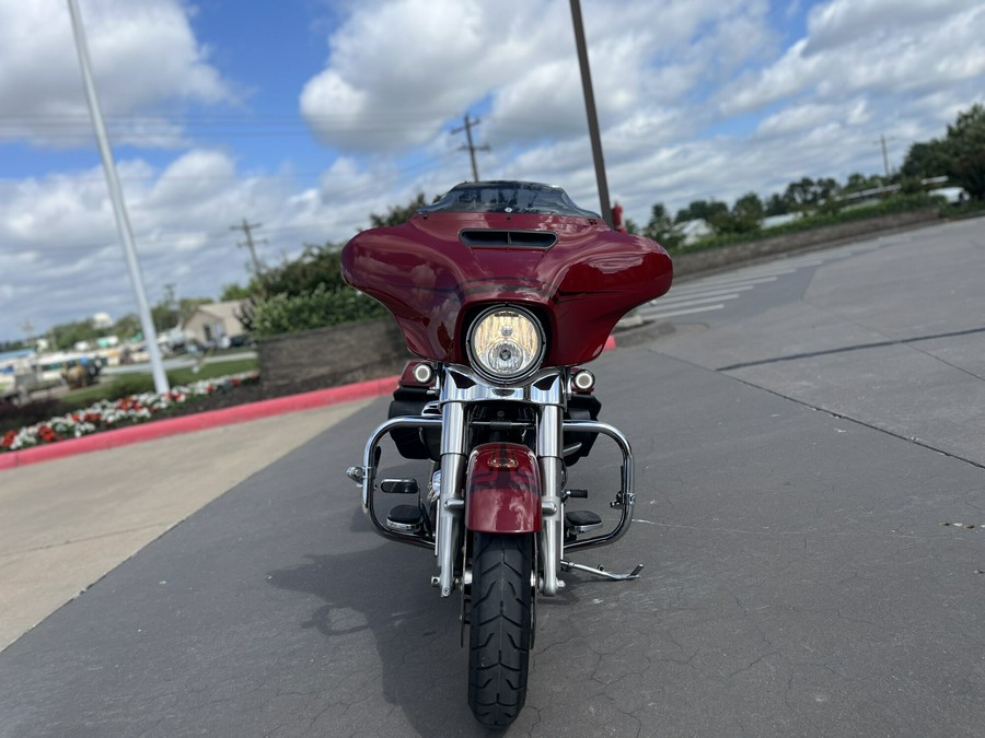 2020 Harley-Davidson® FLHX Street Glide® Stiletto Red 673201