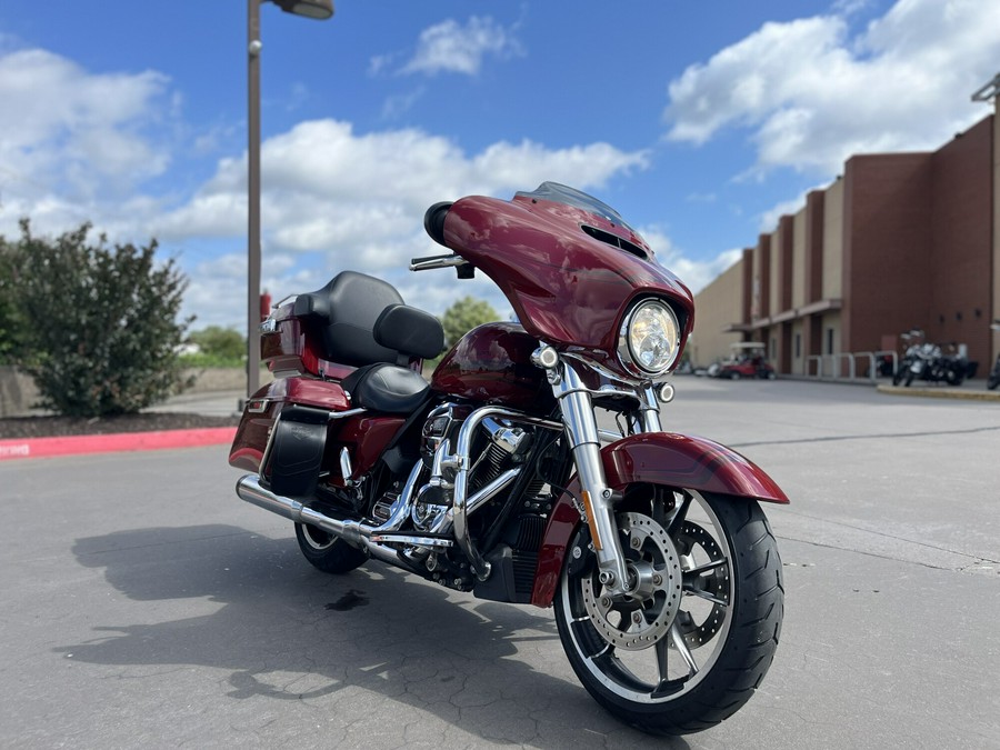 2020 Harley-Davidson® FLHX Street Glide® Stiletto Red 673201