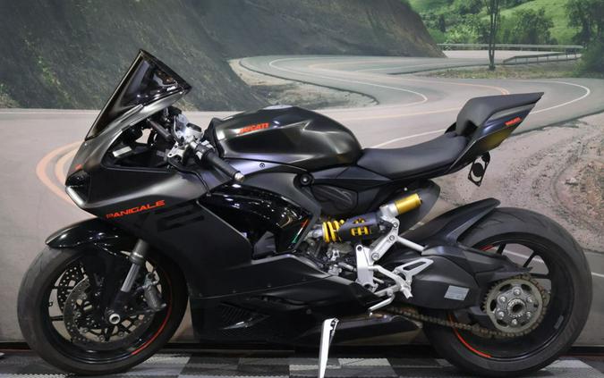 2024 Ducati Panigale V2 Black on Black