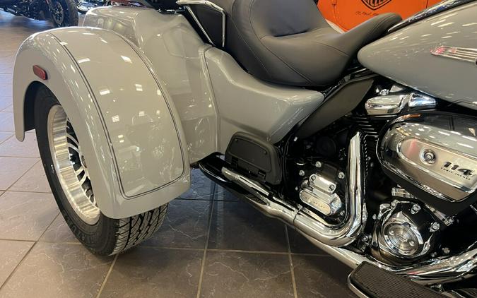 2024 Harley-Davidson Tri-Glide Ultra FLHTCUTG