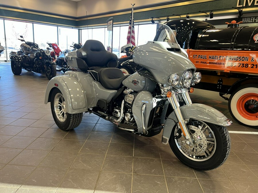 2024 Harley-Davidson Tri-Glide Ultra FLHTCUTG