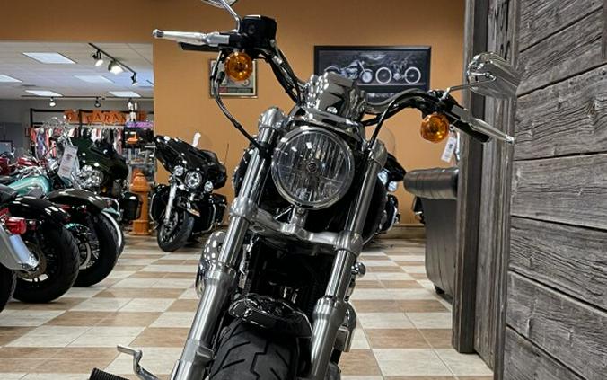 2015 Harley-Davidson 1200 Custom Vivid Black