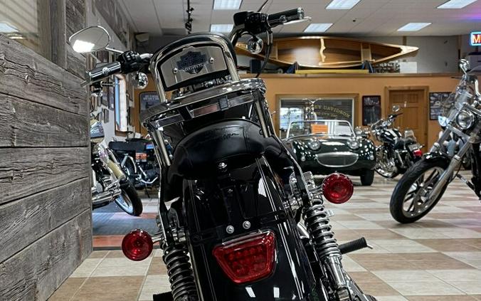 2015 Harley-Davidson 1200 Custom Vivid Black