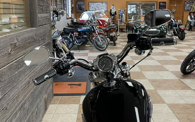 2015 Harley-Davidson 1200 Custom Vivid Black