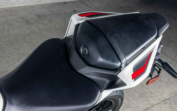 2026 Yamaha YZF R3 70Th Anniversary Edition