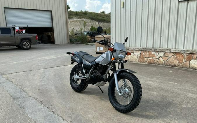 2027 Yamaha TW200