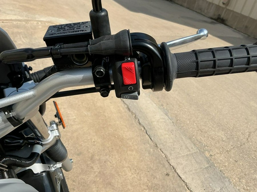 2027 Yamaha TW200