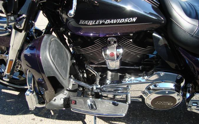 2021 Harley-Davidson® CVO™ Limited Royal Purple & Royal Black Fade