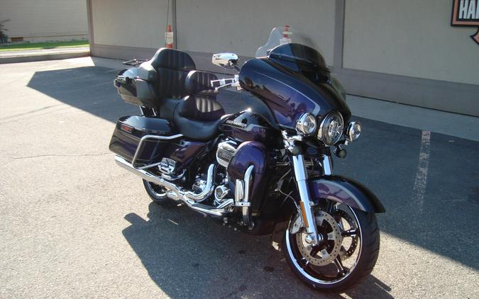2021 Harley-Davidson® CVO™ Limited Royal Purple & Royal Black Fade