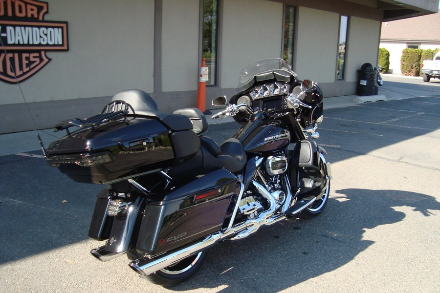 2021 Harley-Davidson® CVO™ Limited Royal Purple & Royal Black Fade