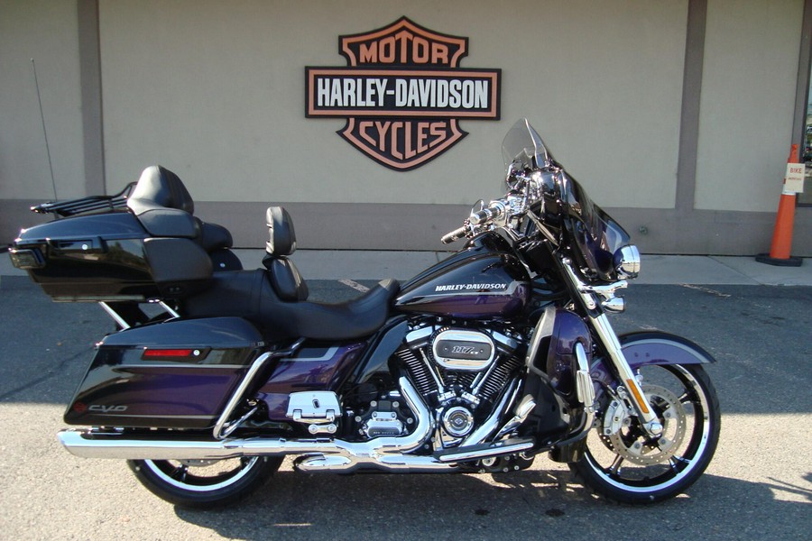 2021 Harley-Davidson® CVO™ Limited Royal Purple & Royal Black Fade