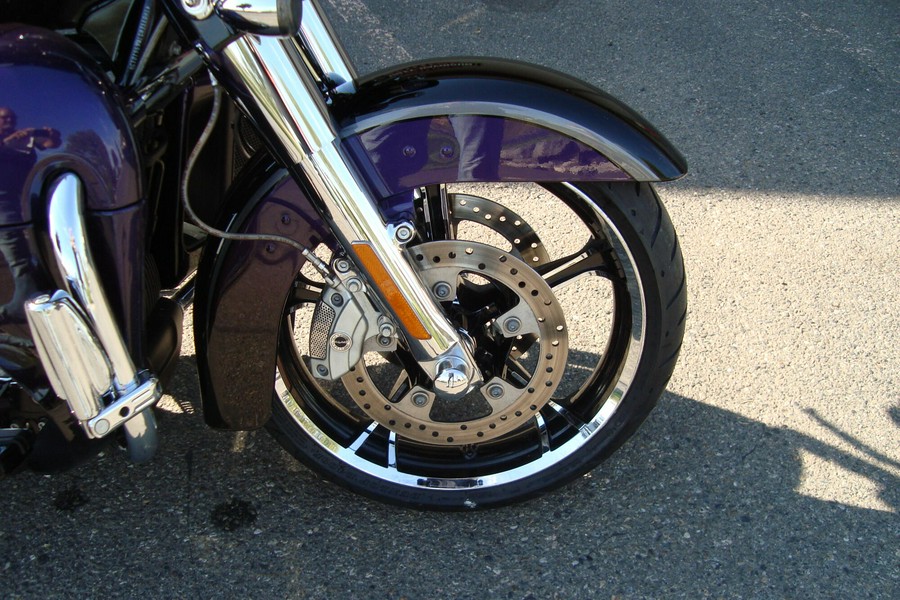 2021 Harley-Davidson® CVO™ Limited Royal Purple & Royal Black Fade