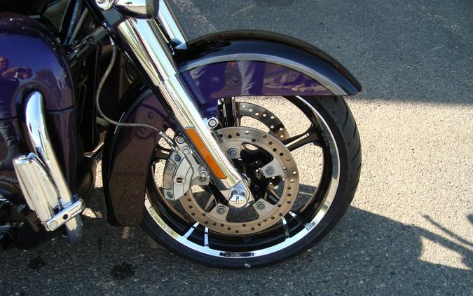 2021 Harley-Davidson® CVO™ Limited Royal Purple & Royal Black Fade