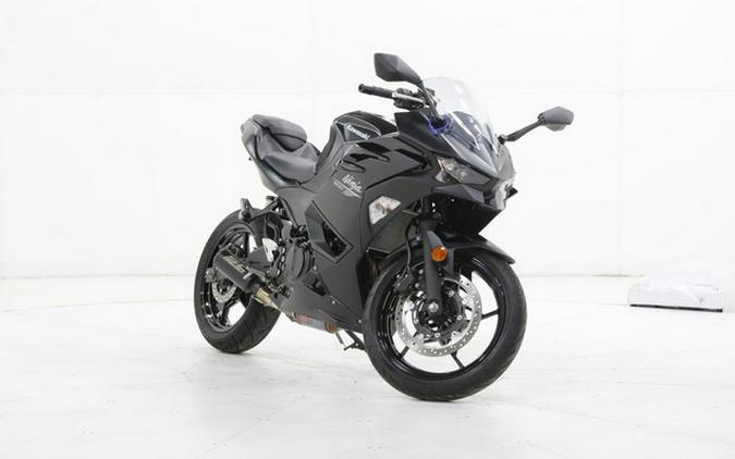 2026 Kawasaki Ninja 500 Metallic Flat Spark Black