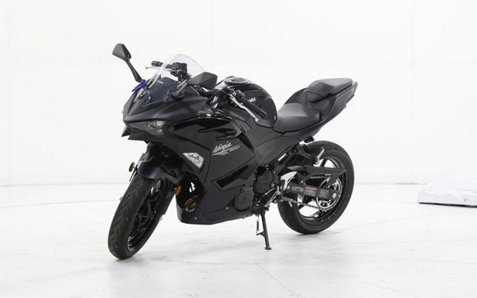 2026 Kawasaki Ninja 500 Metallic Flat Spark Black