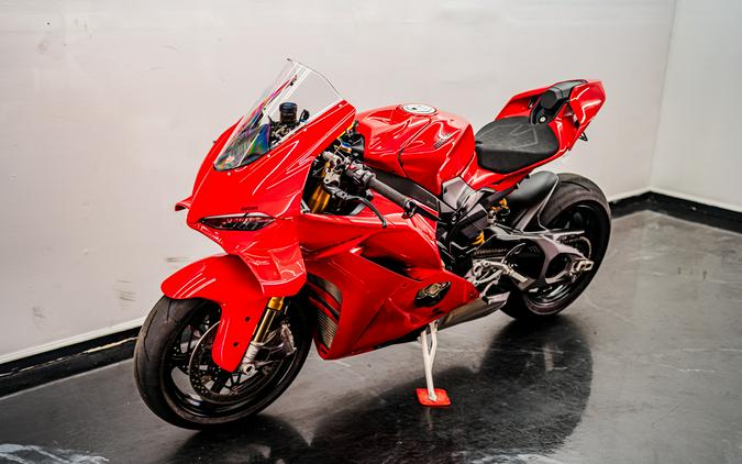 2025 Ducati Panigale V4 S