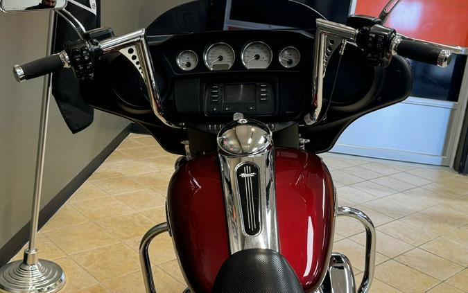 2017 Harley-Davidson Street Glide® Base