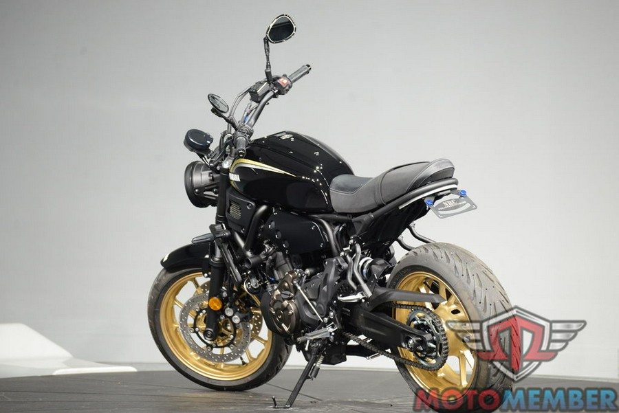 2025 Yamaha XSR 700