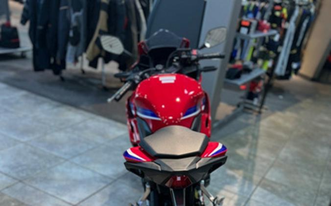 2025 Honda CBR500R ABS