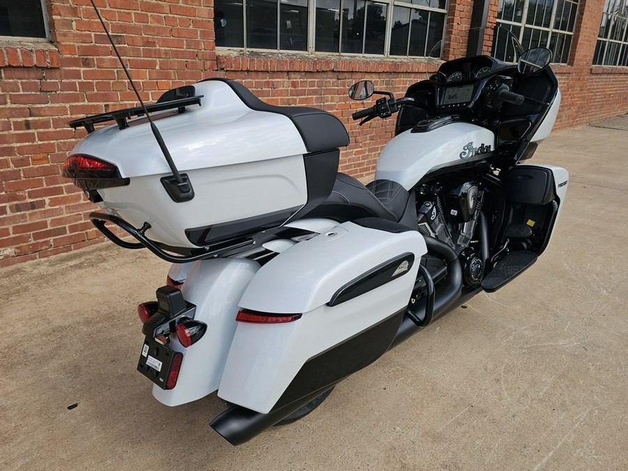 2026 Indian Motorcycle® Pursuit 112 Dark Horse® with PowerBand Audio Package