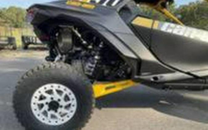 2024 Can-Am Maverick R X RS Carbon Black & Neo Yellow