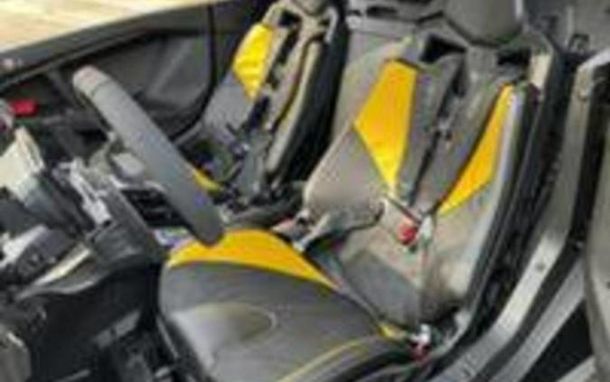 2024 Can-Am Maverick R X RS Carbon Black & Neo Yellow