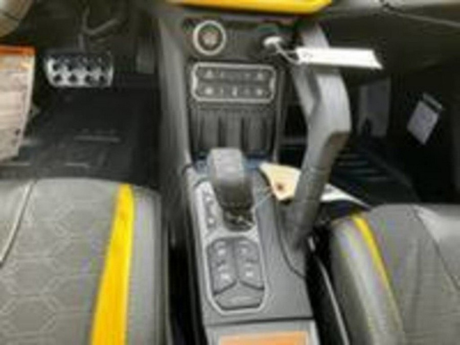 2024 Can-Am Maverick R X RS Carbon Black & Neo Yellow