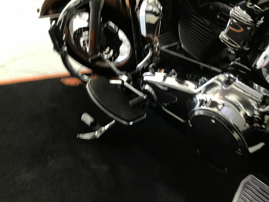 2008 Harley-Davidson® Heritage Softail® Classic 105th Anniversary Copper Pearl & Vivid Black