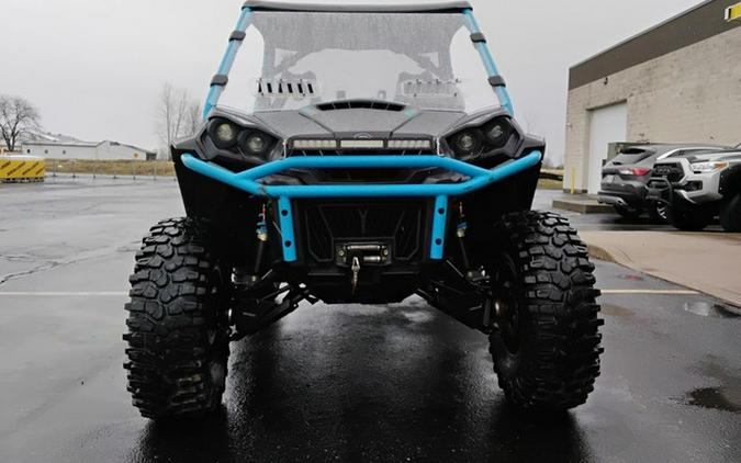 2019 Can-Am Commander XT 800R Carbon Black & Octane Blue