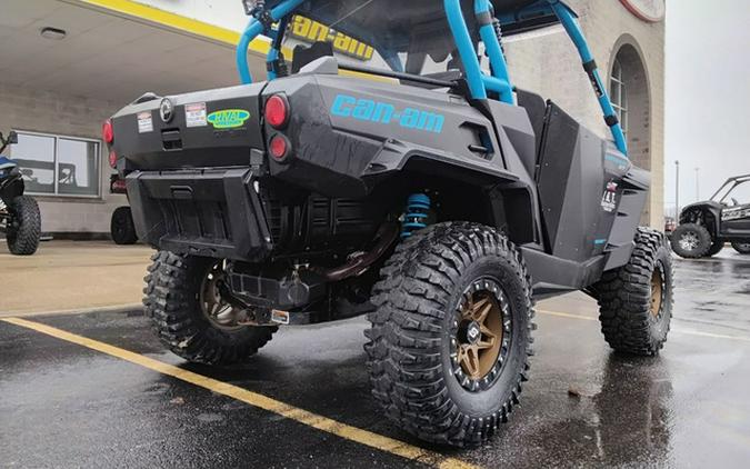 2019 Can-Am Commander XT 800R Carbon Black & Octane Blue