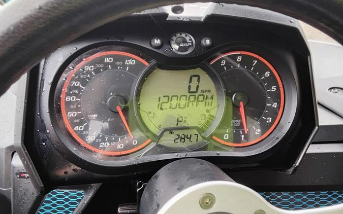 2019 Can-Am Commander XT 800R Carbon Black & Octane Blue