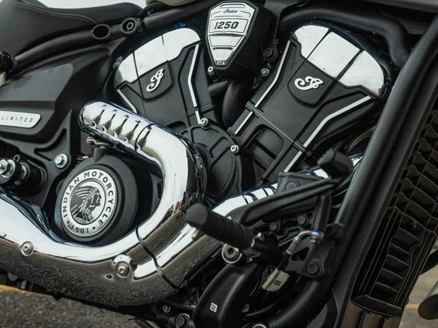 2025 Indian Scout Classic Limited +Tech Silver Quartz Smoke