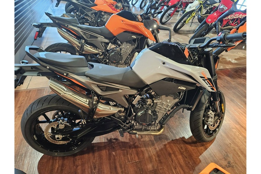 2024 KTM 790 DUKE GREY